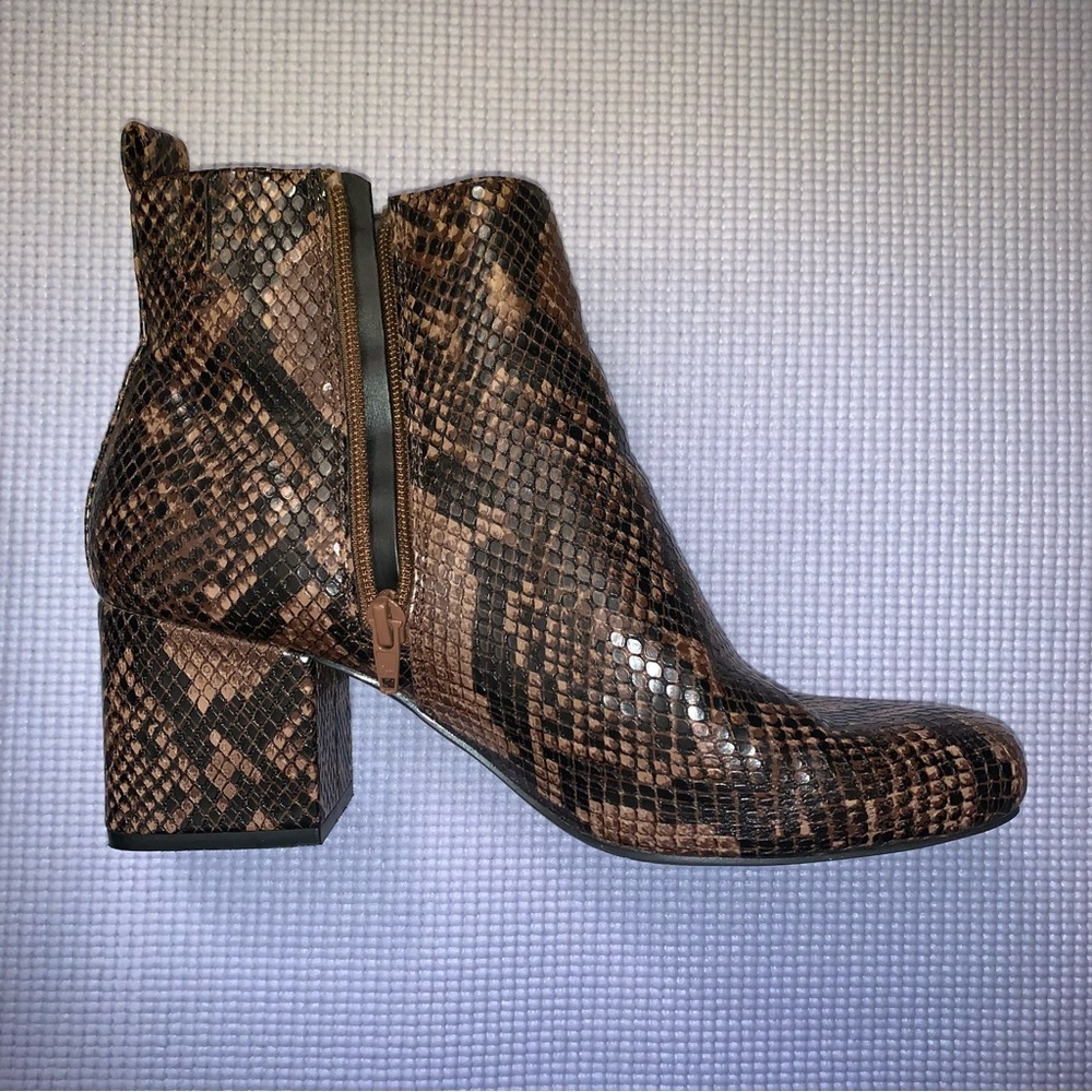 Women’s Boots Size 10